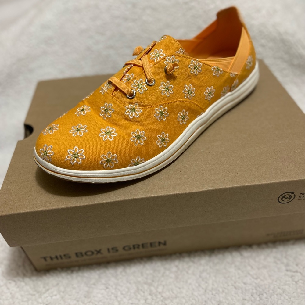 CLOUDSTEPPERS BY CLARKS | Breeze Avenue | Yellow| Jaune | 11W | New w/ Tags 🔥🔥